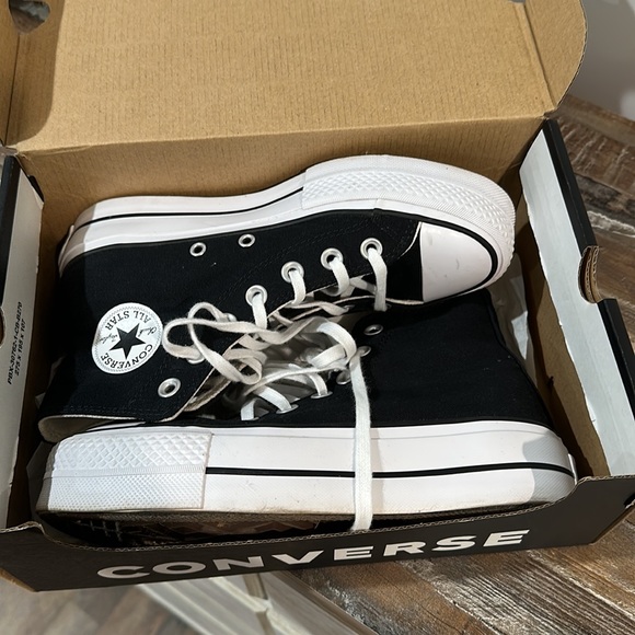 Converse - Picture 7 of 7